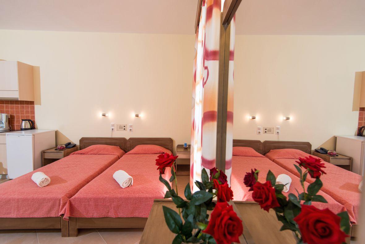 Daisy Hotel Apartments 레팀노 외부 사진