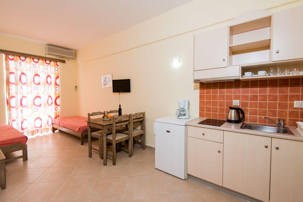 Daisy Hotel Apartments 레팀노 외부 사진