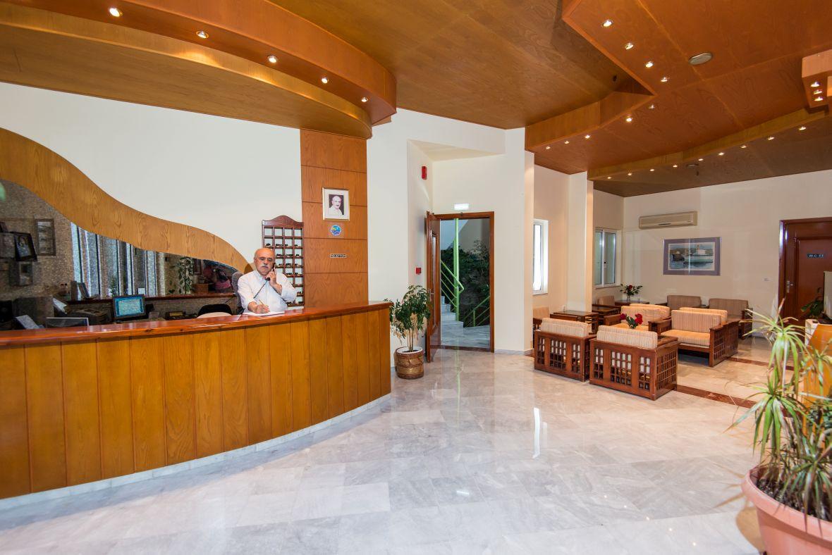 Daisy Hotel Apartments 레팀노 외부 사진