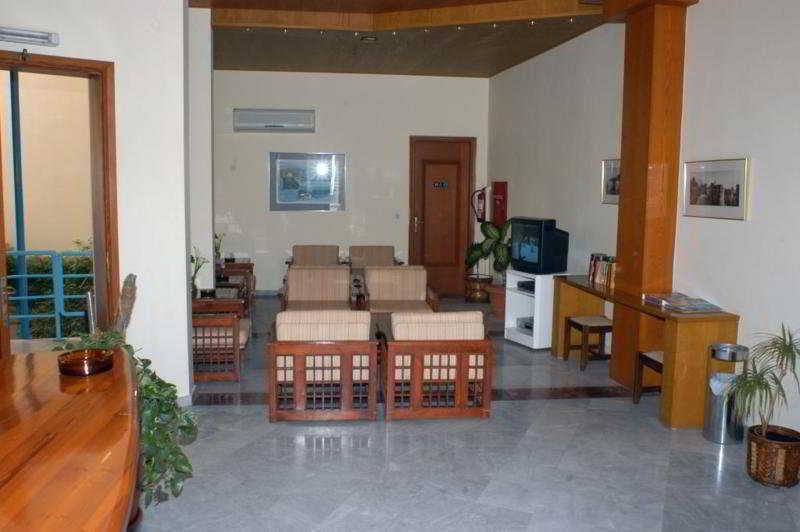 Daisy Hotel Apartments 레팀노 외부 사진