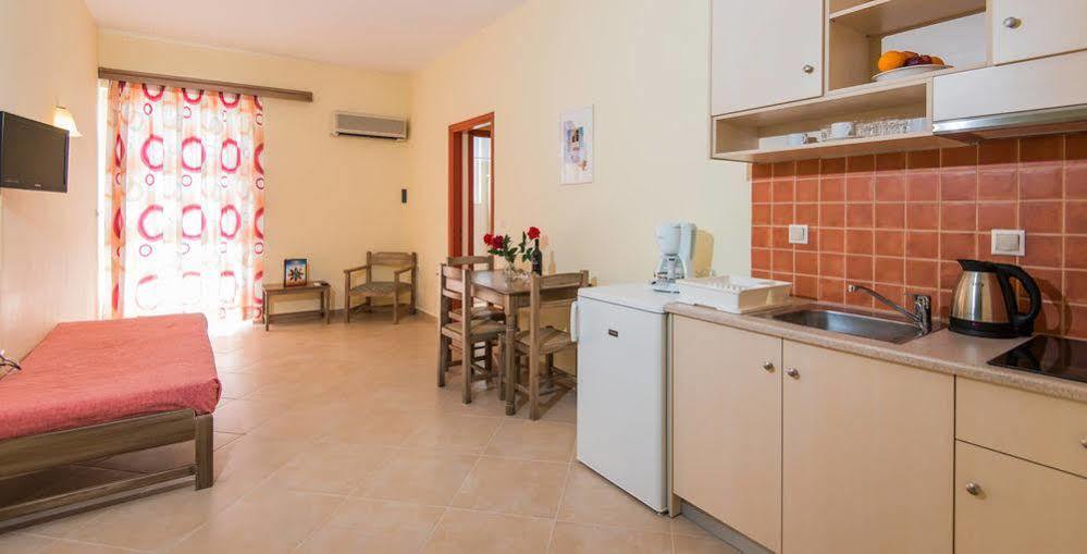 Daisy Hotel Apartments 레팀노 외부 사진